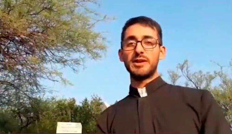 Asegura que Dios "le pateó el tablero" y este sábado será sacerdote