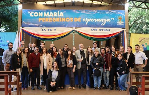 Directivos y docentes de Posadas participaron del XIV Retiro de Equipos de Conducción Directivos y docentes de Posadas participaron del XIV Retiro de Equipos de Conducción