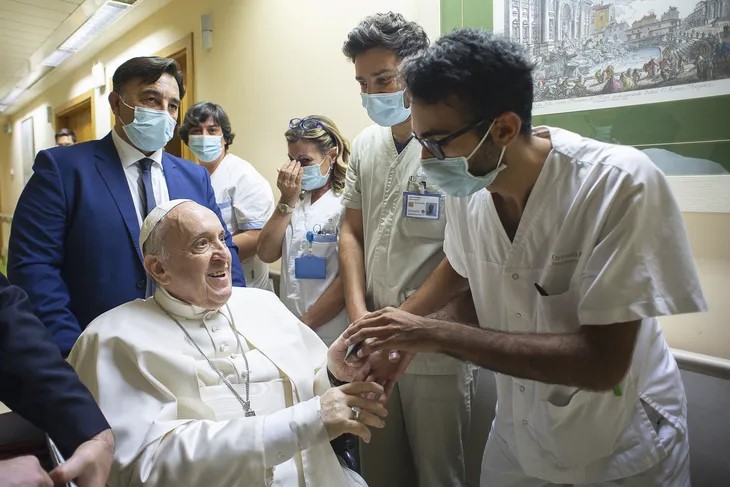 Diversas instituciones religiosas convocan a rezar por la salud de Francisco Diversas instituciones religiosas convocan a rezar por la salud de Francisco
