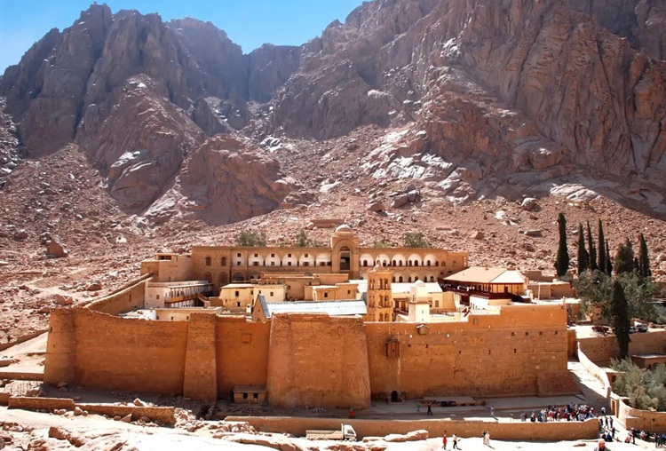 Egipto expropió un monasterio en el monte Sinaí tras quince siglos de autonomía Egipto expropió un monasterio en el monte Sinaí tras quince siglos de autonomía
