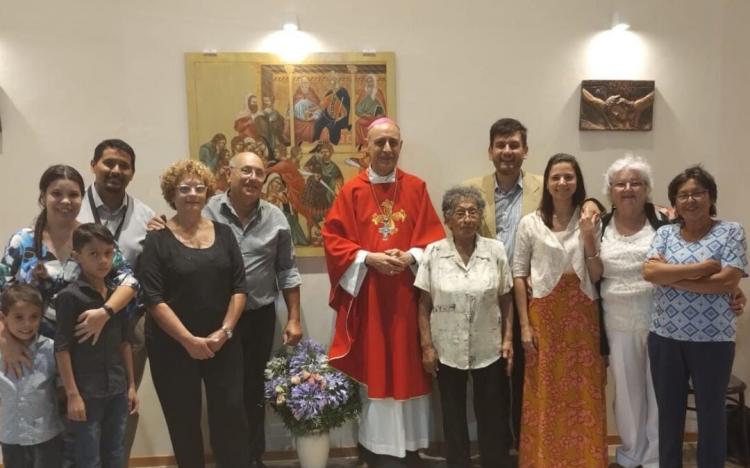 El arzobispo de La Plata visitó una parroquia dirigida por laicos El arzobispo de La Plata visitó una parroquia dirigida por laicos