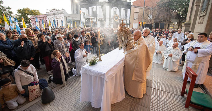 El arzobispo de Paraná pidió que el "dinamismo" de la Comunión transforme la vida El arzobispo de Paraná pidió que el "dinamismo" de la Comunión transforme la vida