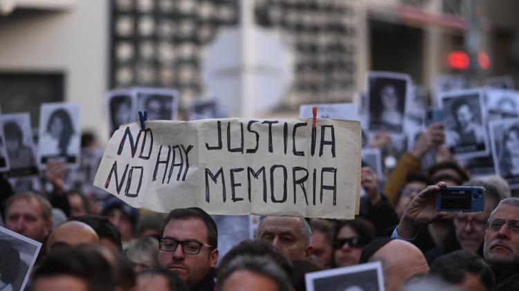 El atentado contra la AMIA, una herida para toda la sociedad argentina El atentado contra la AMIA, una herida para toda la sociedad argentina