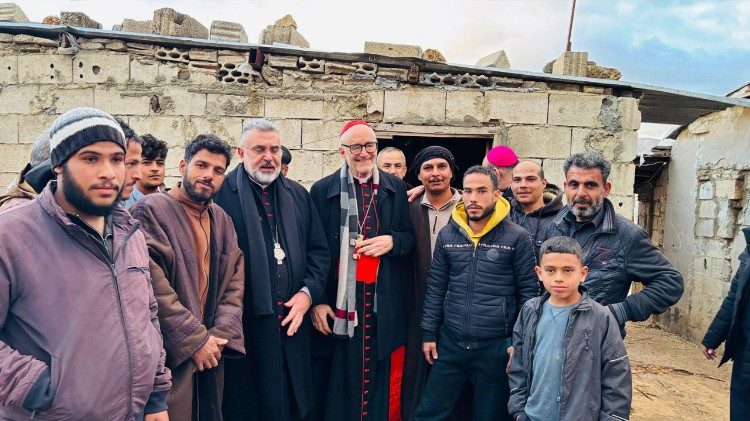 El cardenal Czerny, a los refugiados sirios en el Líbano: 'El Papa llora con ustedes' El cardenal Czerny, a los refugiados sirios en el Líbano: 'El Papa llora con ustedes'