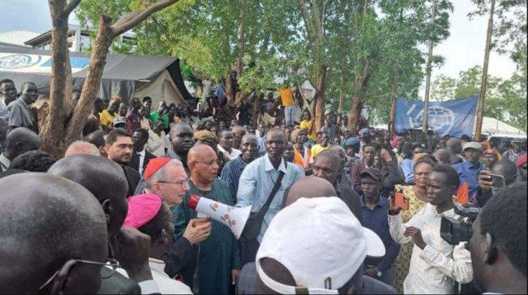 El cardenal Parolin visita Malakal, una ciudad llena de refugiados El cardenal Parolin visita Malakal, una ciudad llena de refugiados