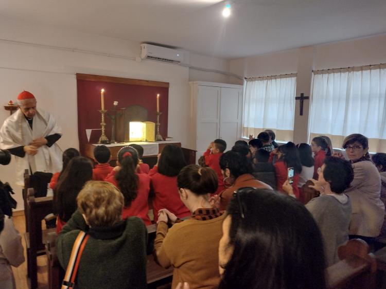 El cardenal Poli bendijo el oratorio del colegio Nuestra Señora de Montserrat