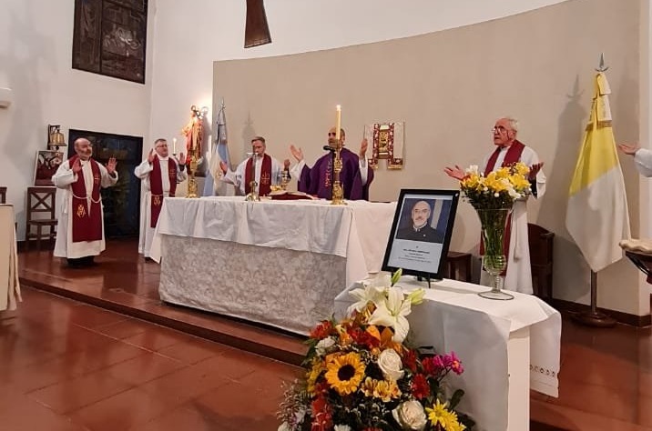 El Clero Policial de la PFA recordó a su capellán general fallecido en servicio El Clero Policial de la PFA recordó a su capellán general fallecido en servicio
