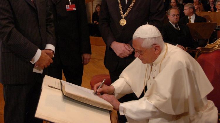 El diálogo de Benedicto XVI con un matemático sobre fe y ciencia El diálogo de Benedicto XVI con un matemático sobre fe y ciencia