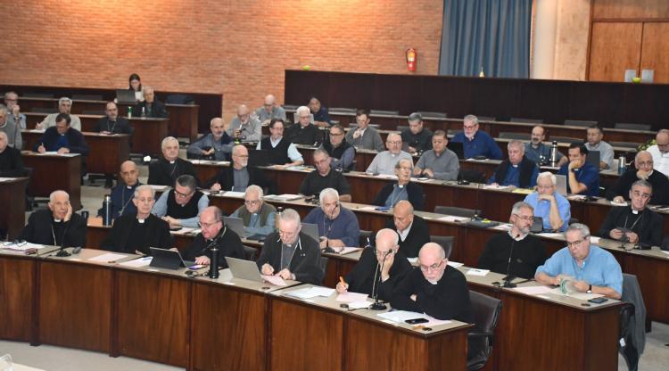 El Episcopado concluye el proceso de renuncia a la asignación que recibía del Estado El Episcopado concluye el proceso de renuncia a la asignación que recibía del Estado