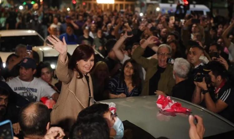 El Episcopado expresa su solidaridad con la Vicepresidenta y reza por la paz social El Episcopado expresa su solidaridad con la Vicepresidenta y reza por la paz social