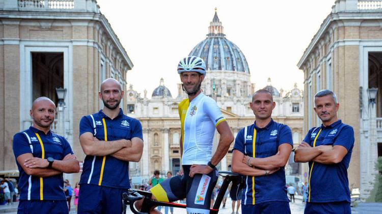 El equipo ciclista del Vaticano, presente en el Mundial de Glasgow