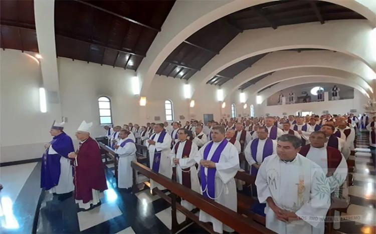 El nuncio animó a los capellanes castrenses a defender la justicia y construir la paz El nuncio animó a los capellanes castrenses a defender la justicia y construir la paz