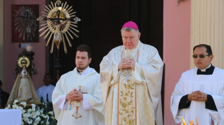 El nuncio animó al pueblo salteño a continuar con la tradición del Cristo del Milagro