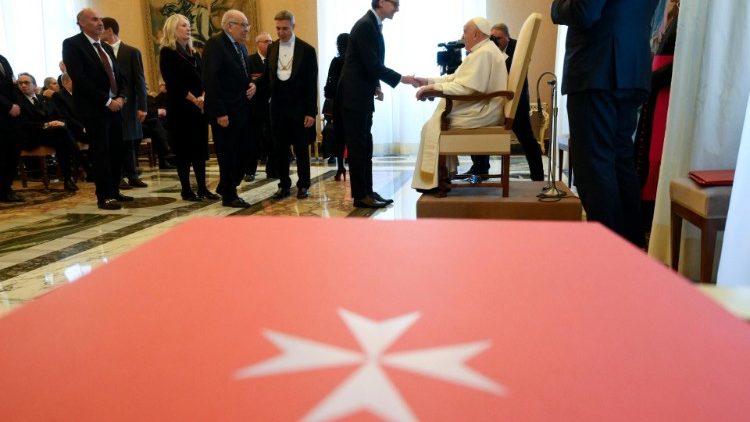 El Papa, a la Orden de Malta: hagan diplomacia humanitaria con humildad