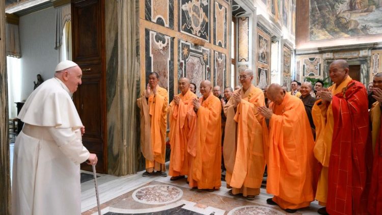 El Papa, a una asociación budista: 'Las religiones son cruciales en el fomento de la fraternidad' El Papa, a una asociación budista: 'Las religiones son cruciales en el fomento de la fraternidad'