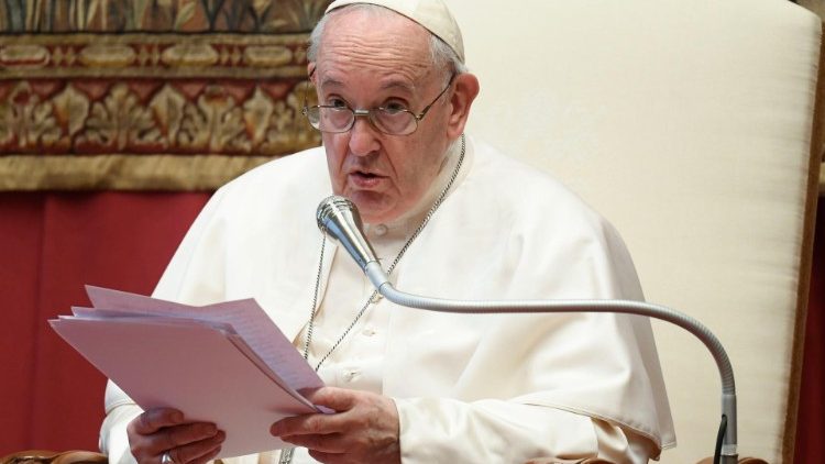 El Papa, a los diplomáticos: "Detengan ya el conflicto sin sentido en Ucrania" El Papa, a los diplomáticos: "Detengan ya el conflicto sin sentido en Ucrania"