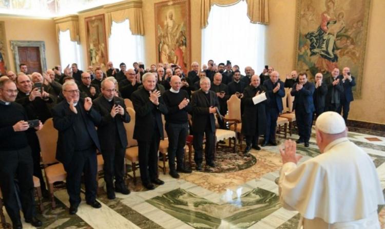 El Papa a los sacerdotes misioneros seculares: 'estar en el mundo, para el mundo' El Papa a los sacerdotes misioneros seculares: 'estar en el mundo, para el mundo'