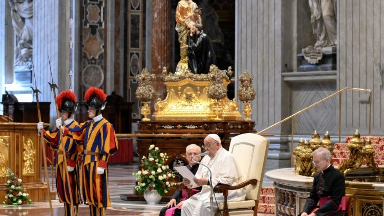 El Papa, a los teatinos: abrazar con alegría la renovación, la comunión y el servicio El Papa, a los teatinos: abrazar con alegría la renovación, la comunión y el servicio
