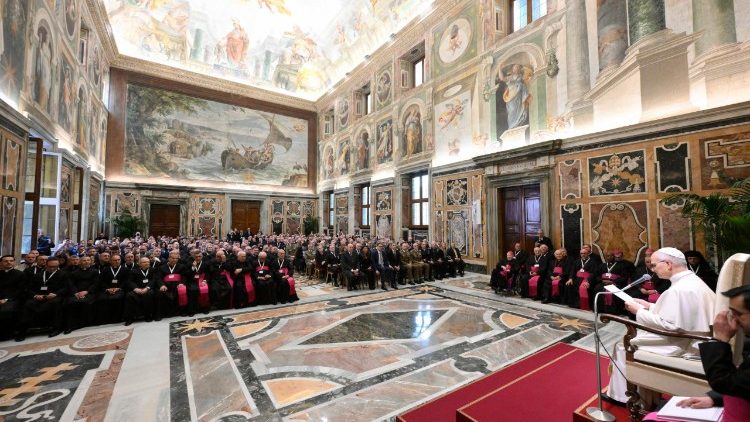 El Papa afirma que sólo la unidad en el amor permite superar la amenaza de la guerra