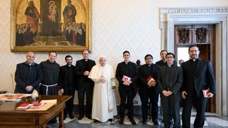 El Papa, al Colegio Sacerdotal Argentino: cercanía al prójimo y cuidado de la vida interior El Papa, al Colegio Sacerdotal Argentino: cercanía al prójimo y cuidado de la vida interior