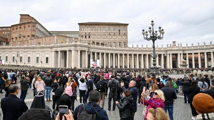 'No resignarse a la guerra, la paz es posible', abogó el Papa