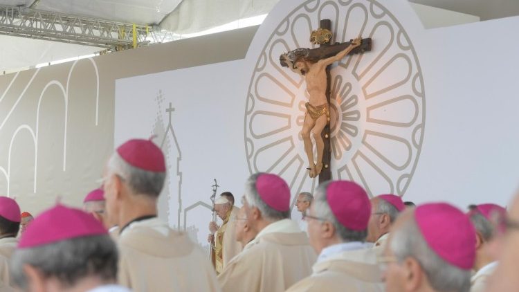 El Papa confía Myanmar, Ucrania, Camerún y los migrantes a María El Papa confía Myanmar, Ucrania, Camerún y los migrantes a María