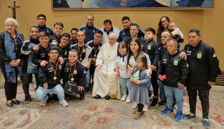 El Papa destacó el "coraje" de la Selección Argentina de talla baja El Papa destacó el "coraje" de la Selección Argentina de talla baja