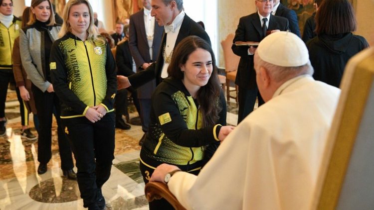 Según el Papa, el verdadero deportista siempre busca aprender, crecer y mejorar