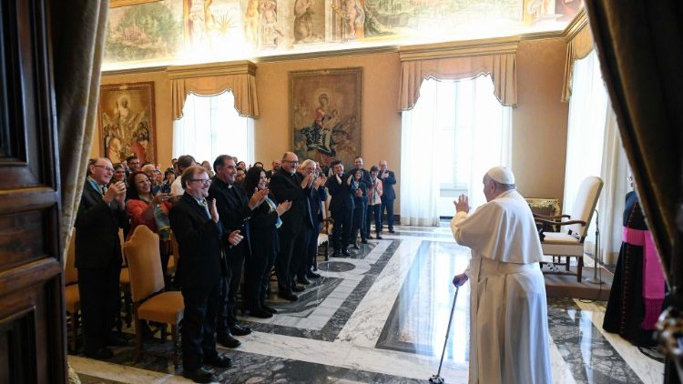 El Papa elogia a los scalabrinianos por su compromiso con los migrantes El Papa elogia a los scalabrinianos por su compromiso con los migrantes