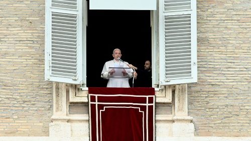 Ángelus: 'Hemos recibido unos talentos, más valiosos que el dinero' Ángelus: 'Hemos recibido unos talentos, más valiosos que el dinero'