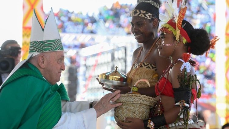 El Papa en el Ángelus: 'Paz para las naciones y también para la creación' El Papa en el Ángelus: 'Paz para las naciones y también para la creación'