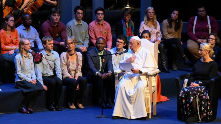 El Papa en Lovaina: 'El estudio tiene sentido si busca la verdad que nos hace libres' El Papa en Lovaina: 'El estudio tiene sentido si busca la verdad que nos hace libres'