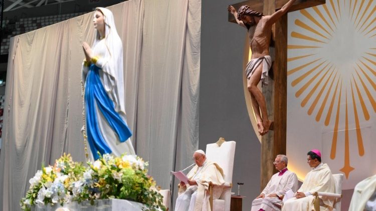 El Papa en Singapur: 'El amor es el centro mismo del Evangelio' El Papa en Singapur: 'El amor es el centro mismo del Evangelio'