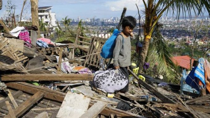 El Papa envía ayuda a Filipinas y a migrantes en frontera de Bielorrusia