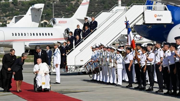 Francisco llegó a Marsella con la crisis migratoria como eje de la visita Francisco llegó a Marsella con la crisis migratoria como eje de la visita