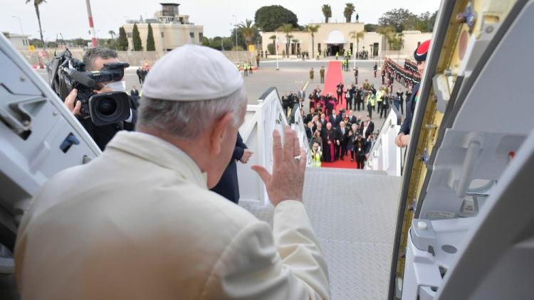 El papa Francisco partió a Roma llevando consigo "el rostro luminoso" de Malta El papa Francisco partió a Roma llevando consigo "el rostro luminoso" de Malta
