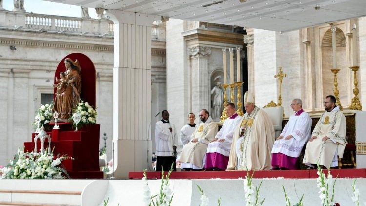El Papa Francisco proclamó nuevos santos que vivieron 'según el estilo de Jesús' El Papa Francisco proclamó nuevos santos que vivieron 'según el estilo de Jesús'