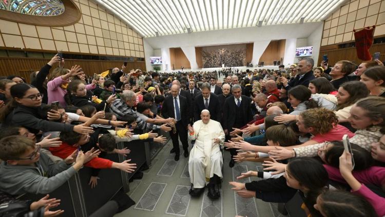 El Papa inaugura las audiencias jubilares: '¡Es hora de recomenzar!' El Papa inaugura las audiencias jubilares: '¡Es hora de recomenzar!'
