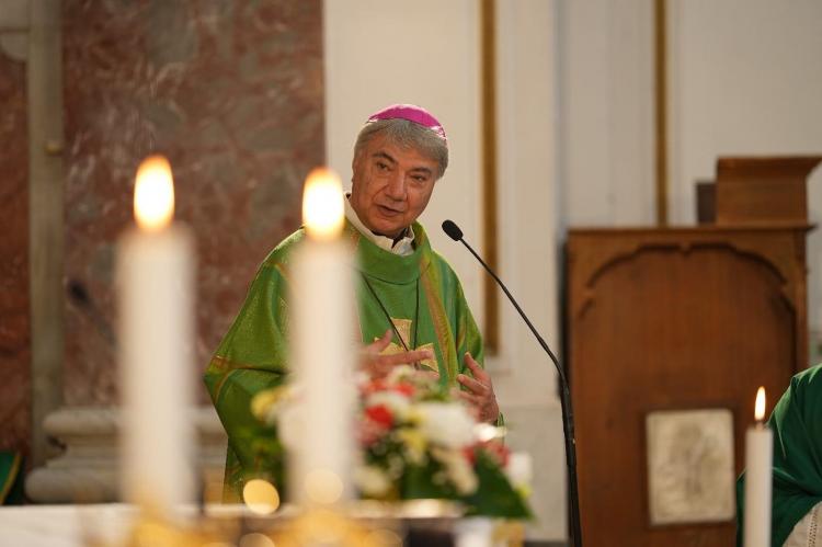 El Papa incluye al arzobispo de Nápoles entre los nuevos cardenales El Papa incluye al arzobispo de Nápoles entre los nuevos cardenales