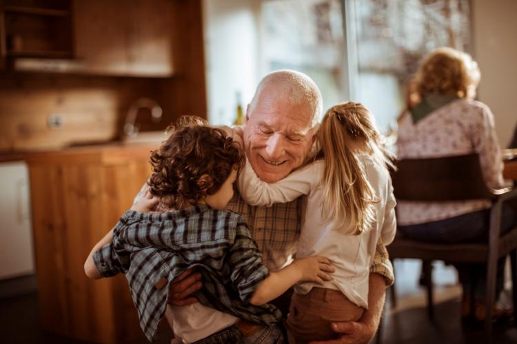 El Papa insta a la sociedad a no abandonar a los ancianos El Papa insta a la sociedad a no abandonar a los ancianos