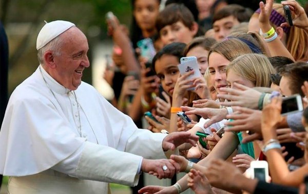 El Papa invita a los jóvenes a anunciar 'la alegría de Jesús resucitado' El Papa invita a los jóvenes a anunciar 'la alegría de Jesús resucitado'