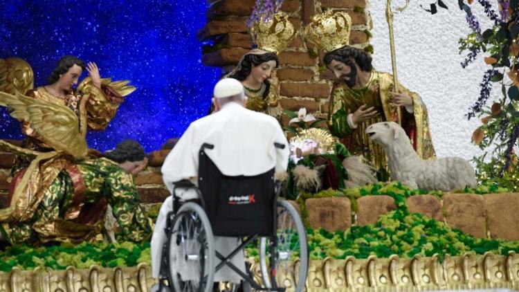 El Papa invita a redescubrir en el pesebre la verdadera riqueza de la Navidad El Papa invita a redescubrir en el pesebre la verdadera riqueza de la Navidad