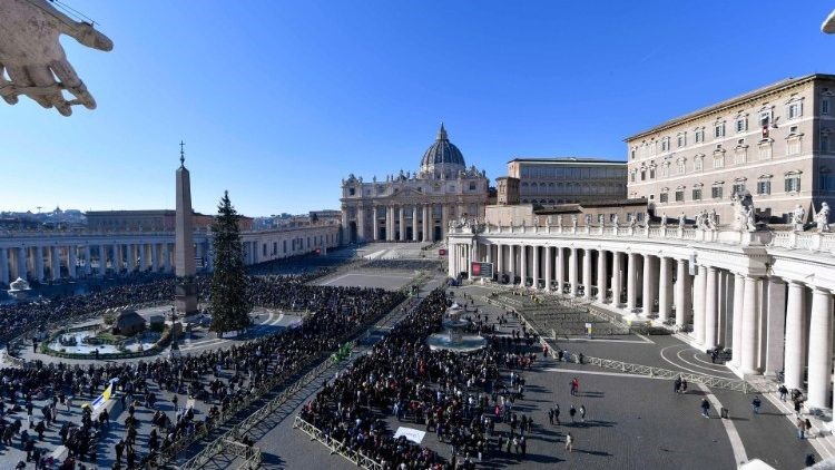 El Papa: 'La familia es un tesoro precioso que debemos sostener y proteger' El Papa: 'La familia es un tesoro precioso que debemos sostener y proteger'