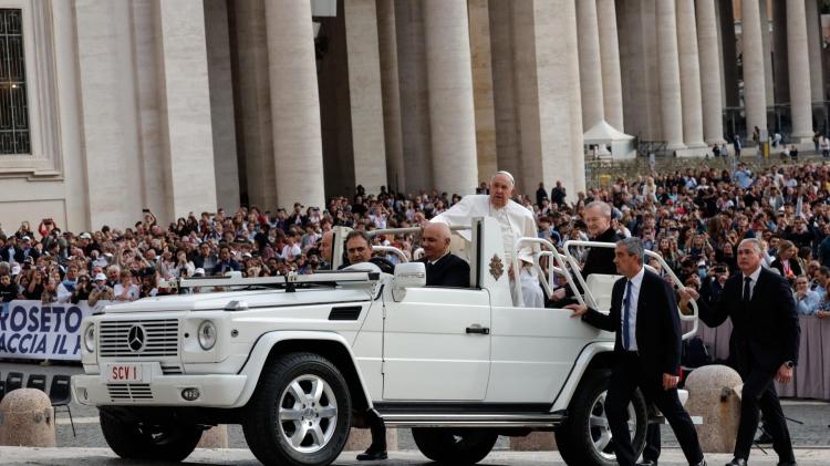 El Papa: la fe en el Espíritu Santo nos abre a la vida eterna El Papa: la fe en el Espíritu Santo nos abre a la vida eterna