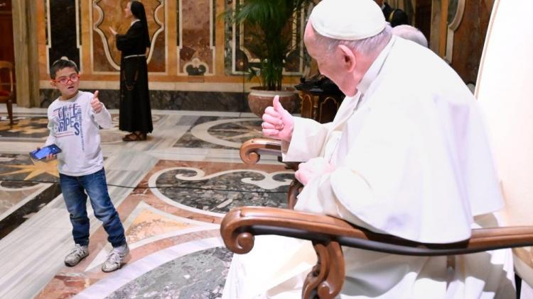 El Papa: Las personas con discapacidad "enriquecen" a la Iglesia El Papa: Las personas con discapacidad "enriquecen" a la Iglesia