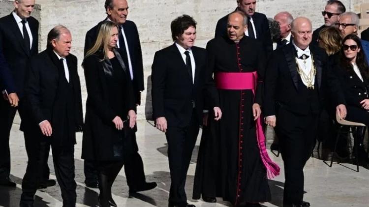 El papa León XIV recibirá este sábado al presidente Javier Milei El papa León XIV recibirá este sábado al presidente Javier Milei