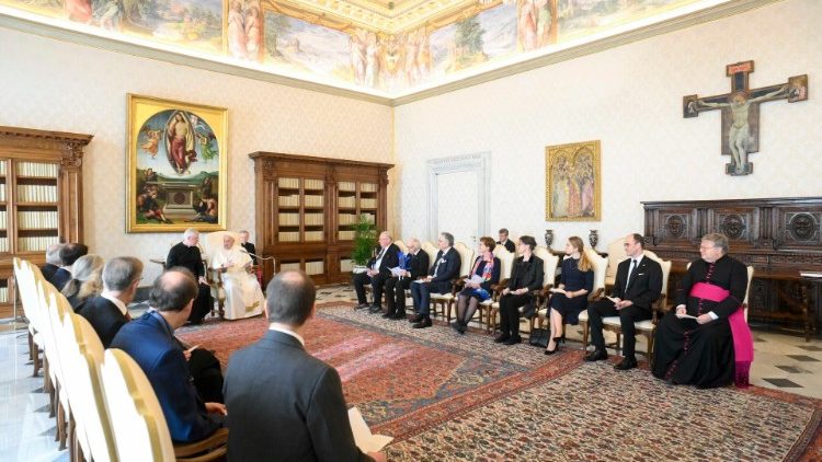 El Papa alertó sobre los riesgos de la inteligencia artificial El Papa alertó sobre los riesgos de la inteligencia artificial