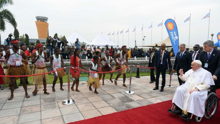 El Papa llegó a Kinshasa, primera etapa de su quinta visita a África El Papa llegó a Kinshasa, primera etapa de su quinta visita a África