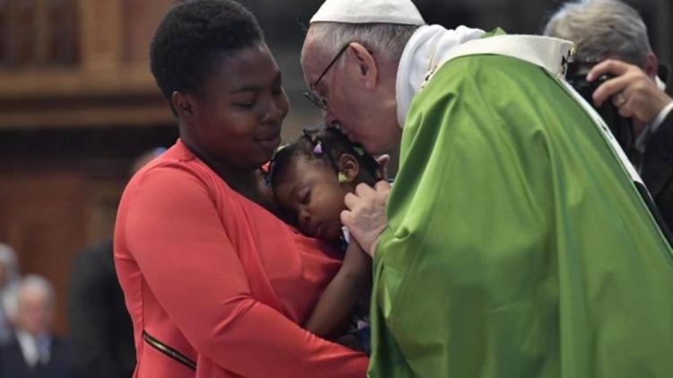 El Papa pide construir "el futuro con los migrantes y los refugiados" El Papa pide construir "el futuro con los migrantes y los refugiados"