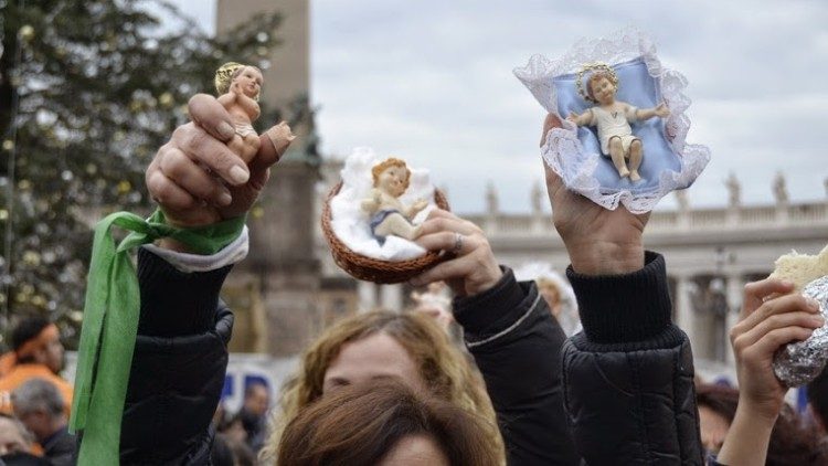 El Papa pidió que la Navidad "traiga un rayo de paz" para los niños que sufren la guerra El Papa pidió que la Navidad "traiga un rayo de paz" para los niños que sufren la guerra